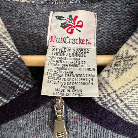 Vintage Nutcracker Winter Christmas Cardigan Sweater Size Medium - Picture 10 of 12